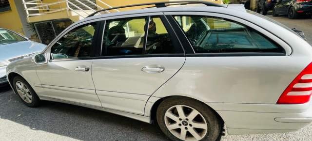 Tirane, shitet makine Mercedes-Benz C class Viti 2006, 6.000 Euro