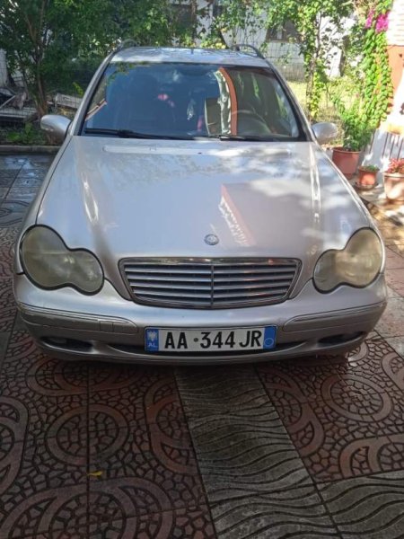 Tirane, shitet makine karavan Mercedes-Benz C class Viti 2004, Euro