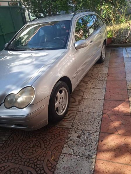 Tirane, shitet makine karavan Mercedes-Benz C class Viti 2004, Euro