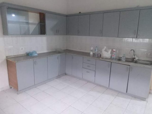 Tirane, shes apartament 3+1+BLK Kati 3, 106 m² 140.000 Euro (karl gega)