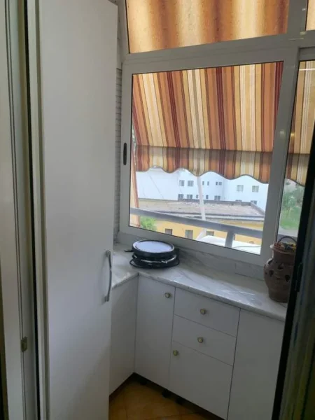 Tirane, jepet me qera apartament 2+1 Kati 4, 85 m² 700 Euro (Stadiuimi Arena)