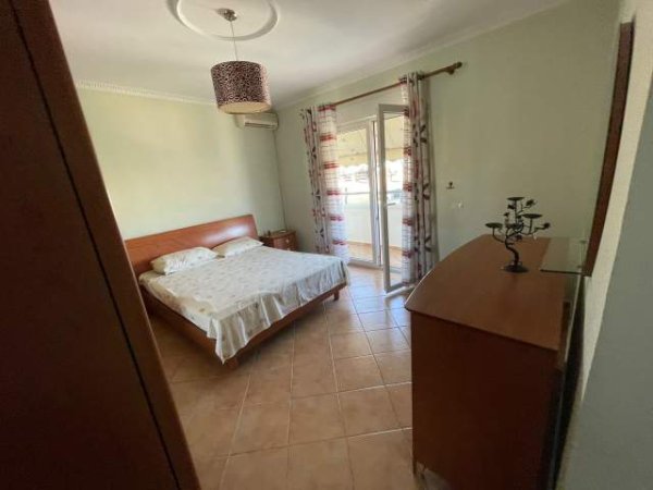 Tirane, jepet me qera apartament 2+1+BLK Kati 10, 100 m² 800 Euro (prane Ambasades Amerikane)