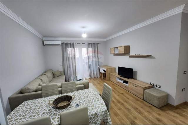 Tirane, jepet me qera apartament 1+1 Kati 3, 75 m² 400 Euro (Astir)