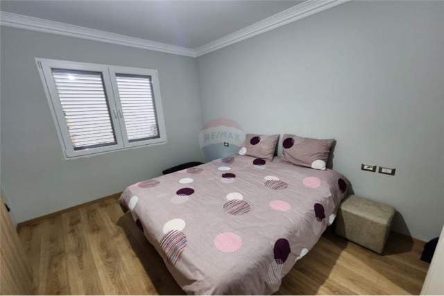 Tirane, jepet me qera apartament 1+1 Kati 3, 75 m² 400 Euro (Astir)