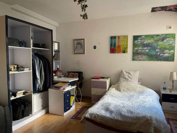 Tirane, shes apartament 3+1 Kati 3, 159 m² 250.000 Euro (bllok)