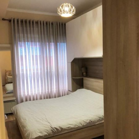 Tirane, jepet me qera apartament 2+1+BLK Kati 5, 83 m² 450 Euro (Kompleksi Kontakt)