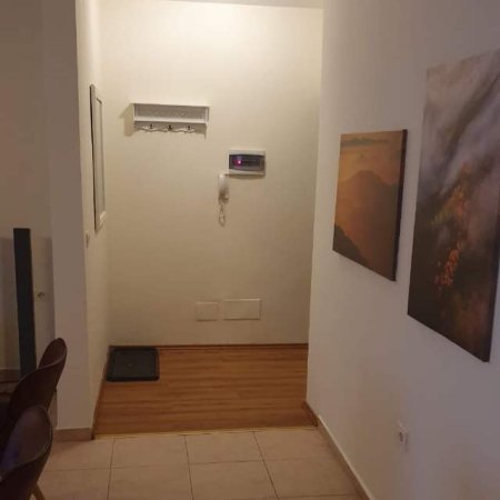 Tirane, jepet me qera apartament Kati 3, 76 m² 400 Euro