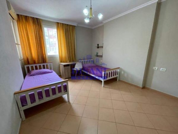 Tirane, jepet me qera apartament Kati 5, 85 m² 450 Euro (DON BOSKO)