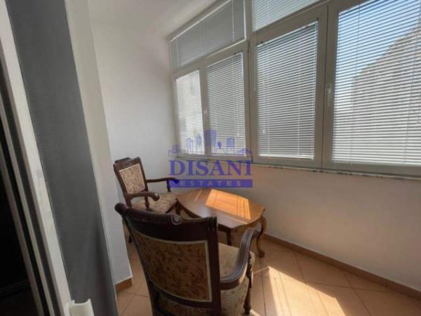 Tirane, jepet me qera apartament Kati 5, 85 m² 450 Euro (DON BOSKO)