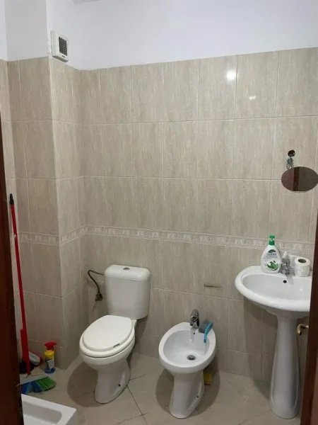 Tirane, jepet me qera apartament Kati 4, 80 m² 40.000  (Astir)