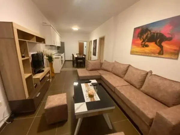 Tirane, jepet me qera apartament 2+1+BLK Kati 2, 90 m² 550 Euro (Rruga Peti)