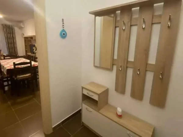 Tirane, jepet me qera apartament 2+1+BLK Kati 2, 90 m² 550 Euro (Rruga Peti)