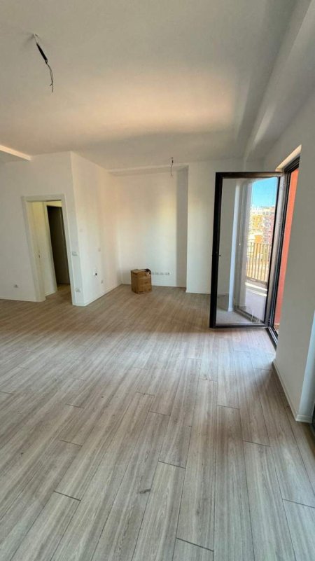 Tirane, shitet apartament 3+1+BLK Kati 7, 159 m²