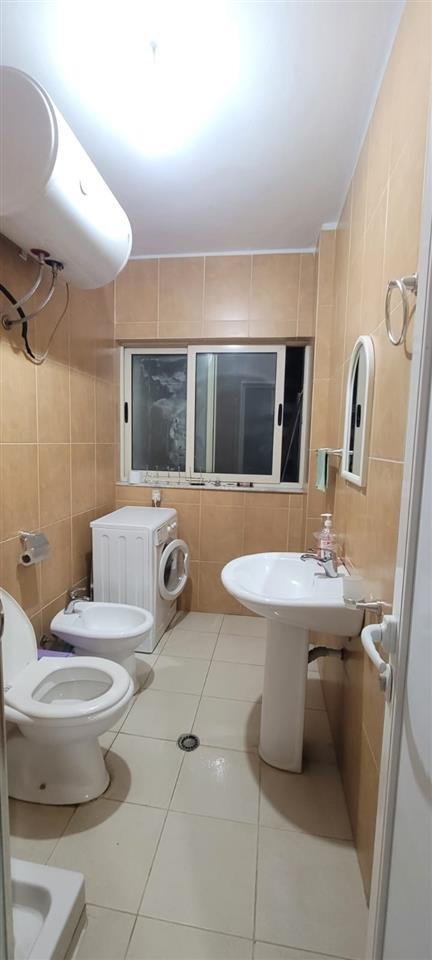 Tirane, jepet me qera apartament 1+1+A+BLK Kati 7, 55 m² 400 Euro (Fusha Aviacionit)