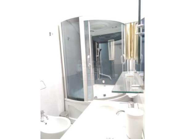 Tirane, jepet me qera Penthouse 3+1+A+BLK Kati 8, 160 m² 550 Euro