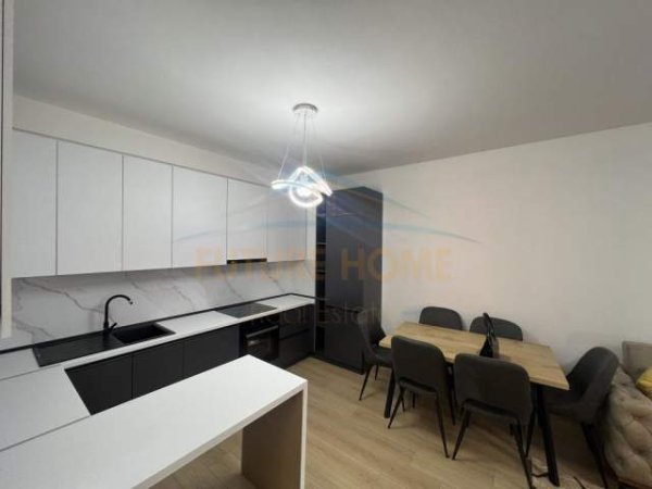 Tirane, jepet me qera apartament 2+1+BLK Kati 2, 110 m² 500 Euro (Kompleksi Green City)