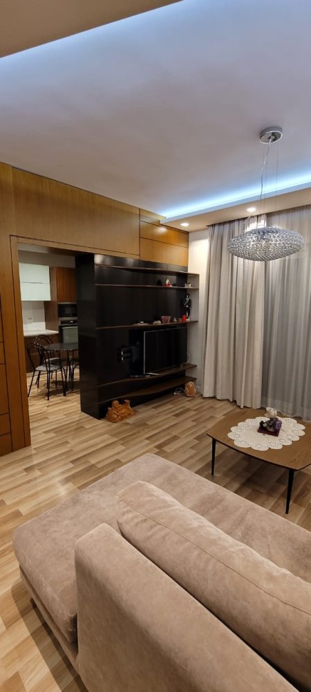 Tirane, jepet me qera apartament 3+1+BLK Kati 4, 102 m² 900 Euro (Rruga Sami Frasheri)
