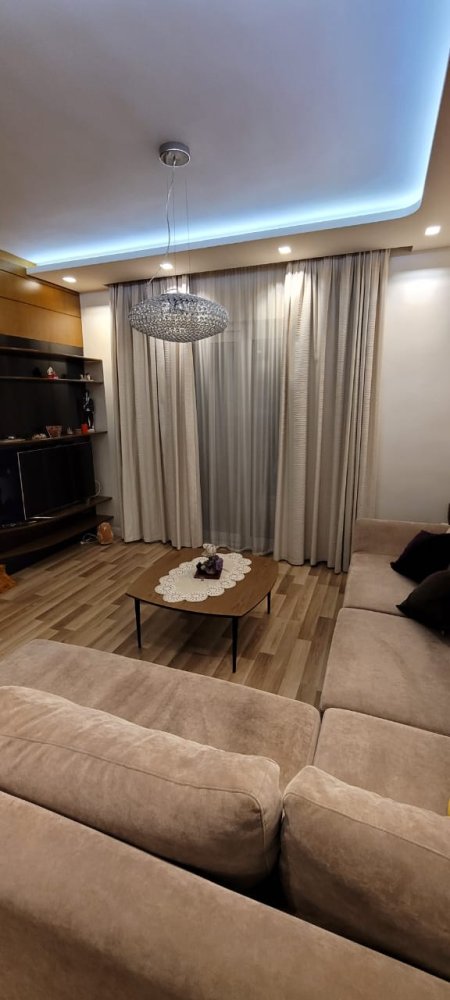 Tirane, jepet me qera apartament 3+1+BLK Kati 4, 102 m² 900 Euro (Rruga Sami Frasheri)