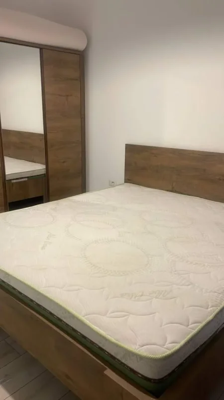 Tirane, jepet me qera apartament Kati 5, 60 m² 450 Euro (Shkolla e Baletit)