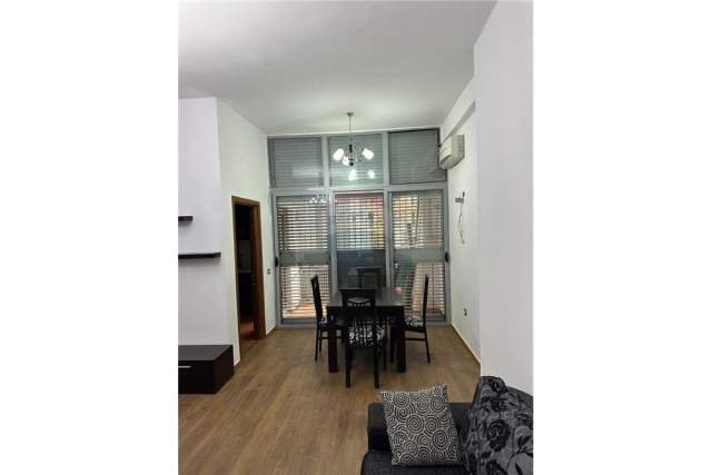 Tirane, jepet me qera apartament 2+1 Kati 1, 115 m² 450 Leke (Astir)