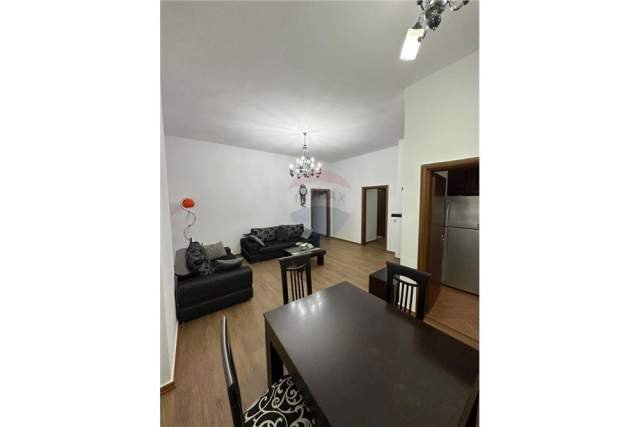 Tirane, jepet me qera apartament 2+1 Kati 1, 115 m² 450 Leke (Astir)