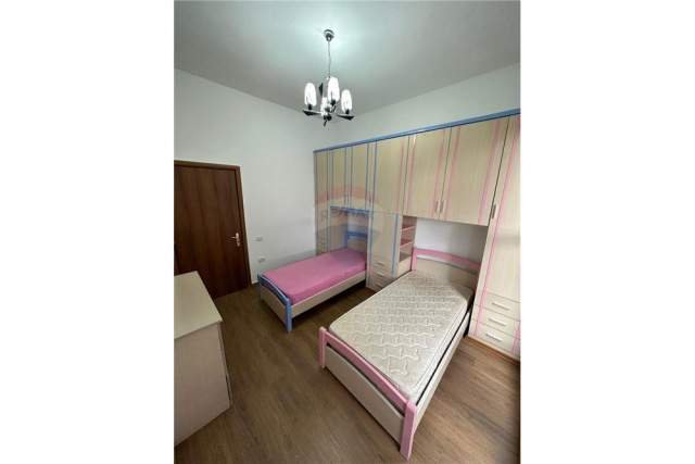 Tirane, jepet me qera apartament 2+1 Kati 1, 115 m² 450 Leke (Astir)