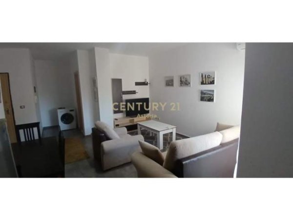 Tirane, jepet me qera apartament 1+1 Kati 4, 62 m² 330 Euro (Astir)