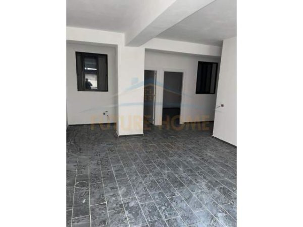 Tirane, shitet apartament 2+1 Kati 0, 60.000 Euro