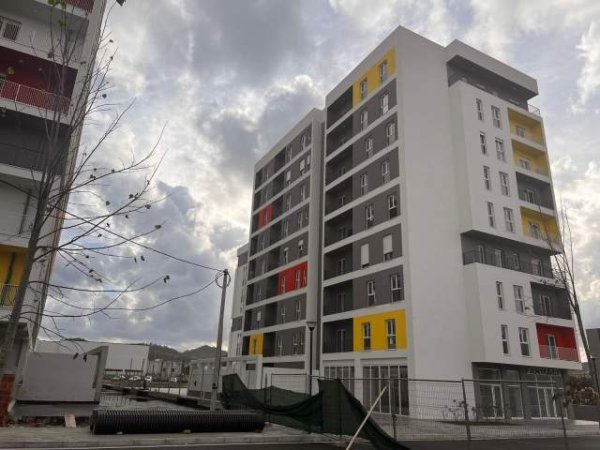 Tirane, shitet apartament 3+1 Kati 8, 128 m² 110.000 Euro (Rruga Gryka e Kacanikut)