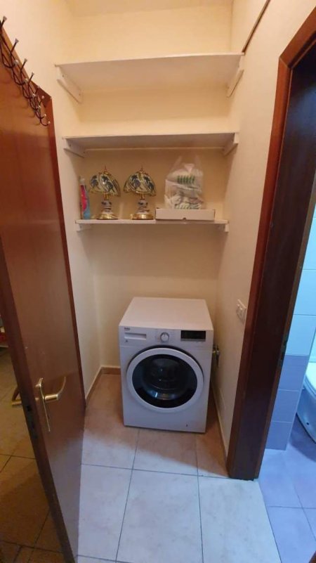 Tirane, jepet me qera apartament Kati 3, 80 m² 400 Euro (Bllok)