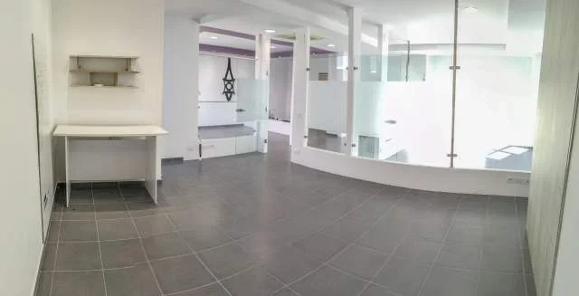 Durres, jepet me qera zyre Kati 4, 90 m² 60.000 Leke (Bashkia Sheshi liria)