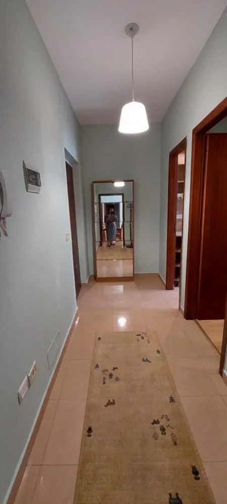 Tirane, jepet me qera apartament 2+1 Kati 5, 500 Euro (rruga e Elbasanit)