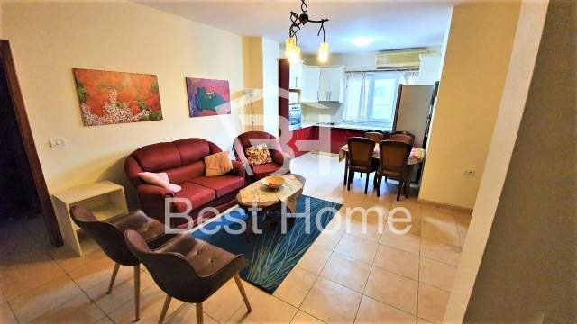 Tirane, jepet me qera apartament 1+1+BLK Kati 4, 75 m² 400 Euro (Bllok, prane Argjendari Pirro dhe Izzy Living)