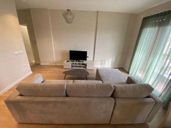 Tirane, jepet me qera apartament 1+1+BLK Kati 5, 70 m² 500 Euro (Pazari i Ri)