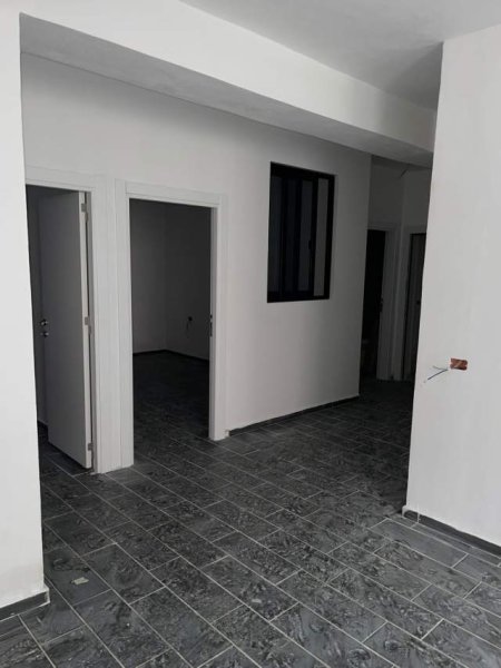 Tirane, shitet apartament 3+1 Kati 3, 84 m² 60.000 Euro (Todi Shkurti)