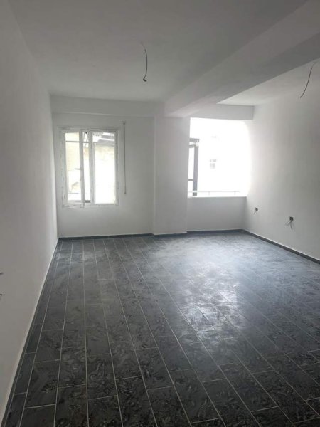 Tirane, shitet apartament 3+1 Kati 3, 84 m² 60.000 Euro (Todi Shkurti)