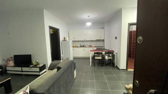 Tirane, shitet apartament 1+1 Kati 7, 75.000 Euro (Unaza e Re)