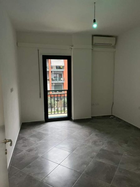 Tirane, jepet me qera apartament 2+1+BLK Kati 2, 90 m² 400 Euro (Rruga Teodor Keko)