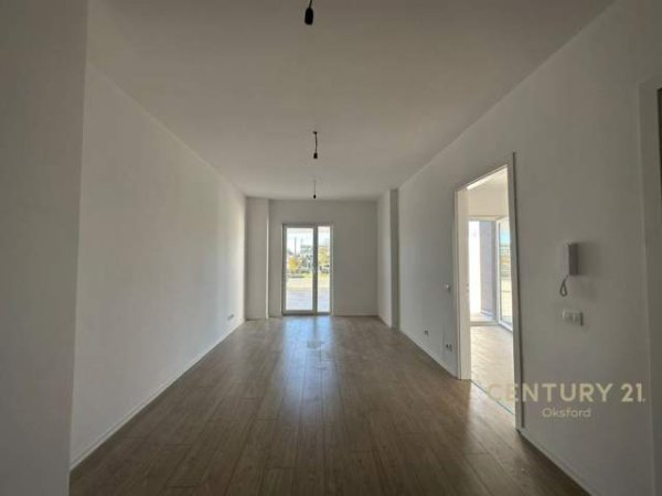 Tirane, jepet me qera apartament 1+1+BLK Kati 0, 94 m² 380 Euro (Univers City)