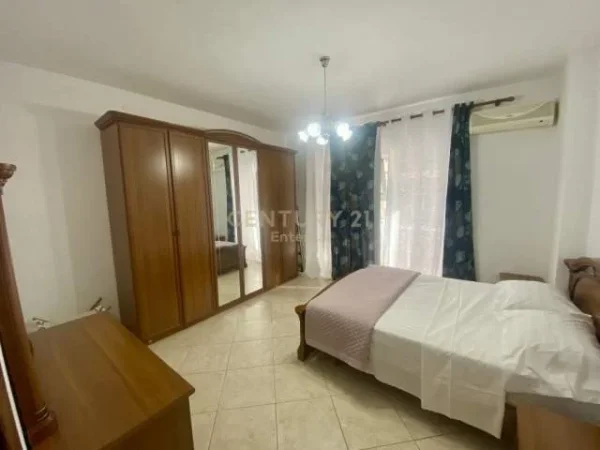 Tirane, jepet me qera apartament Kati 5, 70 m² 550 Euro (elbasanit)