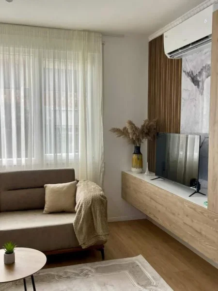 Tirane, jepet me qera apartament Kati 3, 700 Euro (Shkollla e Baletit)