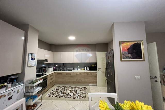 Tirane, shitet apartament 2+1+BLK 116 m² 121.800 Euro