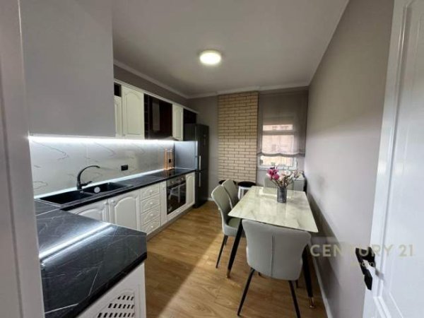 Tirane, shitet apartament 2+1+A+BLK Kati 7, 135 m² 270.000 Euro (Komuna e Parisit)