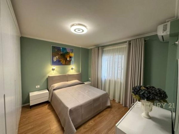 Tirane, shitet apartament 2+1+BLK Kati 6, 135 m² 270.000 Euro (Komuna e parisit)