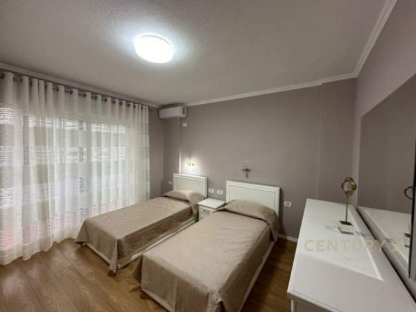 Tirane, shitet apartament 2+1+A+BLK Kati 7, 135 m² 270.000 Euro (Komuna e Parisit)