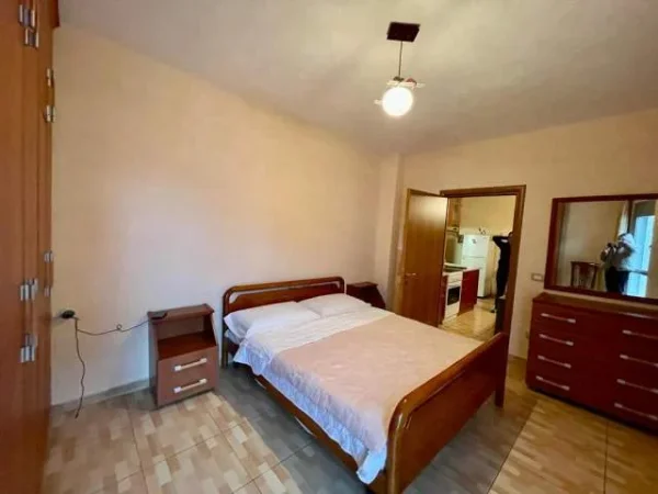 Tirane, shitet apartament 1+1+BLK Kati 4, 66 m² 110.000 Euro (Prokuroria e Tiranes)