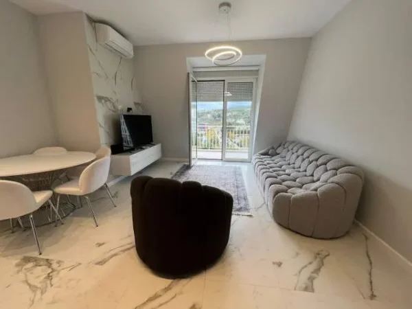 Tirane, shitet apartament 2+1 Kati 2, 90 m² 218.500 Euro (Teg)