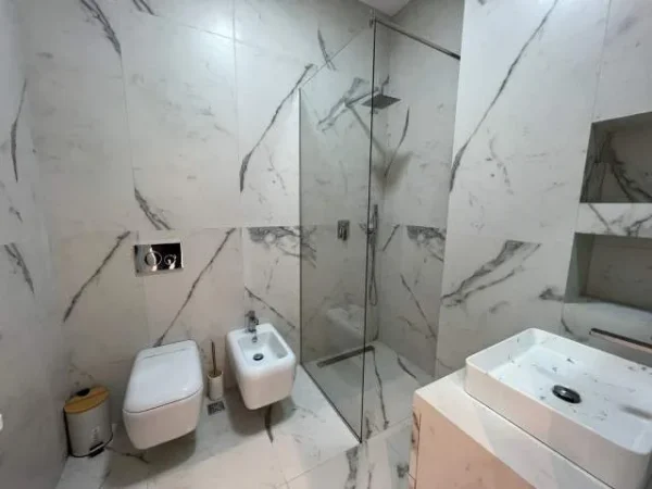 Tirane, shitet apartament 2+1 Kati 2, 90 m² 218.500 Euro (Teg)