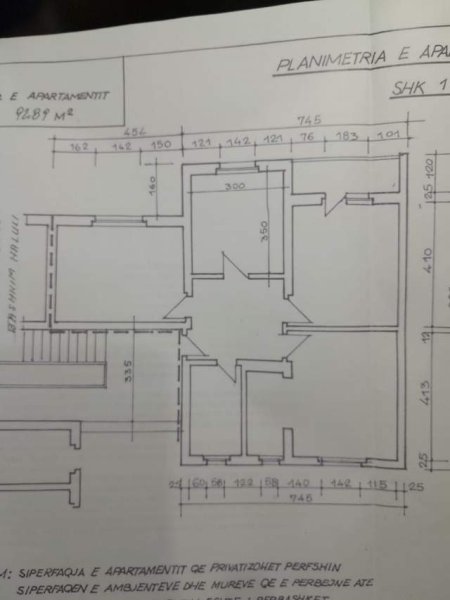 Tirane, jepet me qera ambjent biznesi Kati 2, 800 Euro (asim Vokshi)