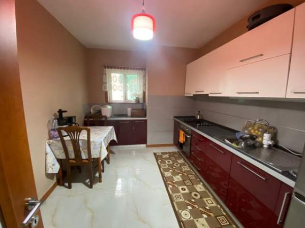 Tirane, shitet apartament 3+1 Kati 4, 125 m² 225.000 Euro (Komuna e Parisit)